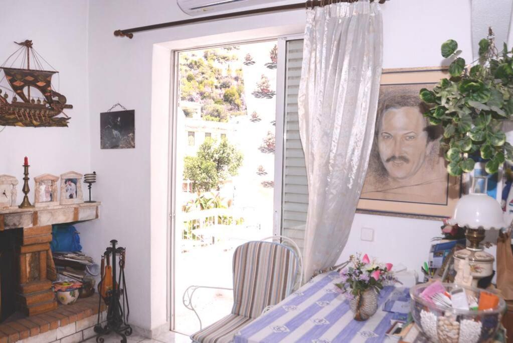Unique & Cozy Seaview Apartment. Loutraki (Corinthia)
