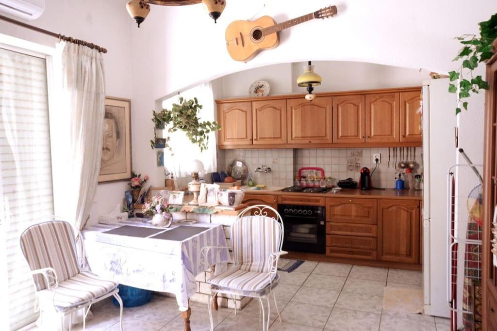 Unique & Cozy Seaview Apartment. 公寓