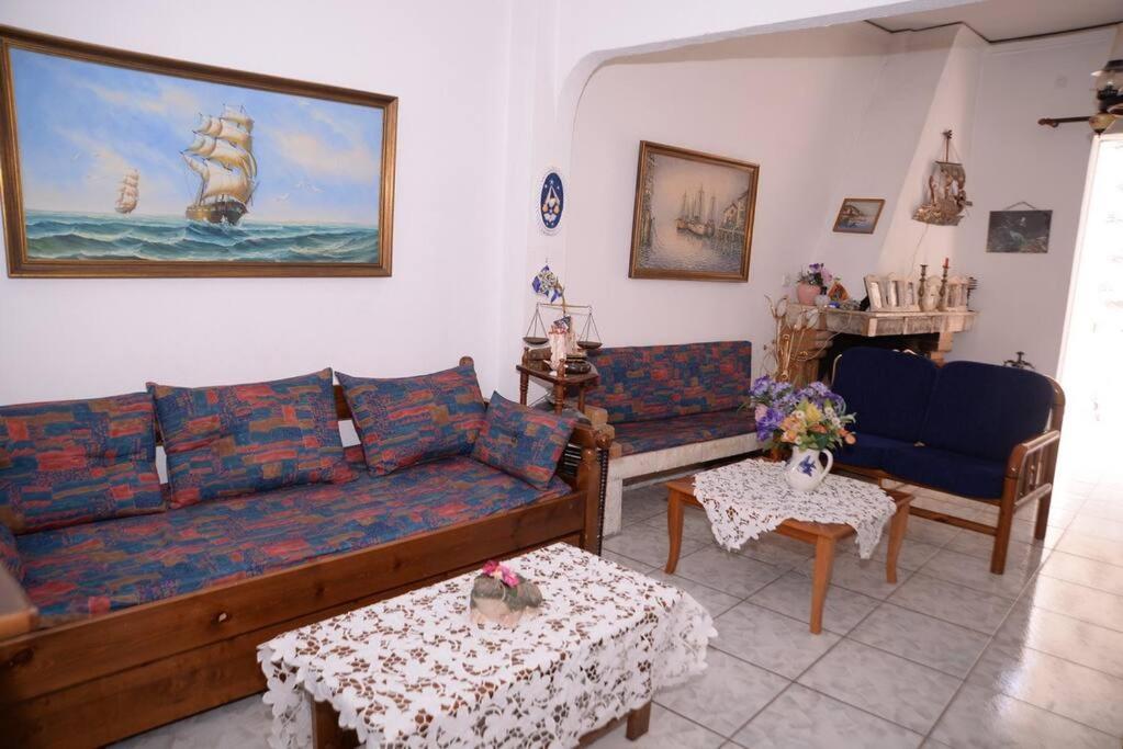 Unique & Cozy Seaview Apartment. Apartment
